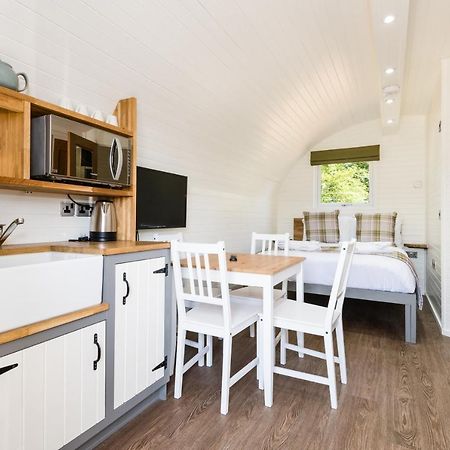 Weedingshall Lodges Falkirk Bagian luar foto