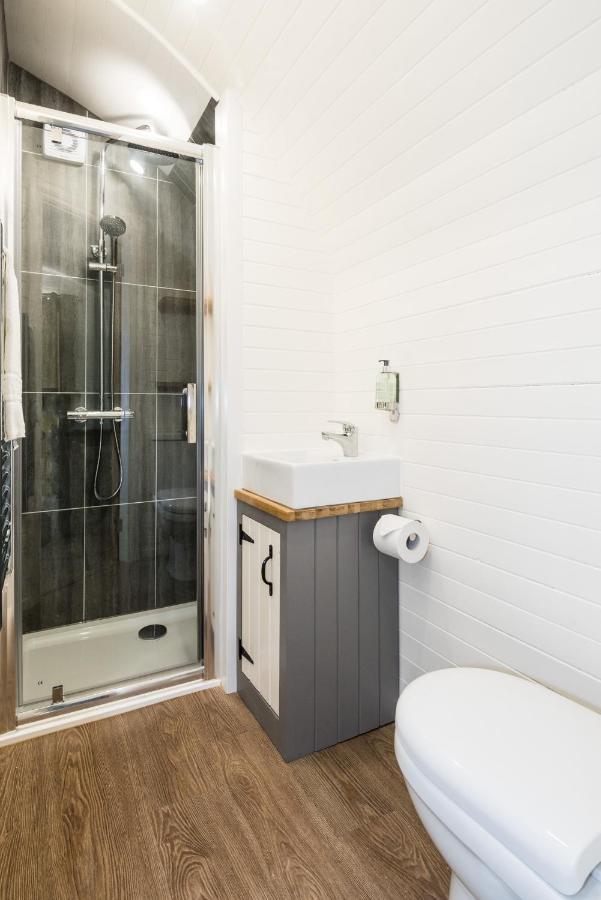 Weedingshall Lodges Falkirk Bagian luar foto