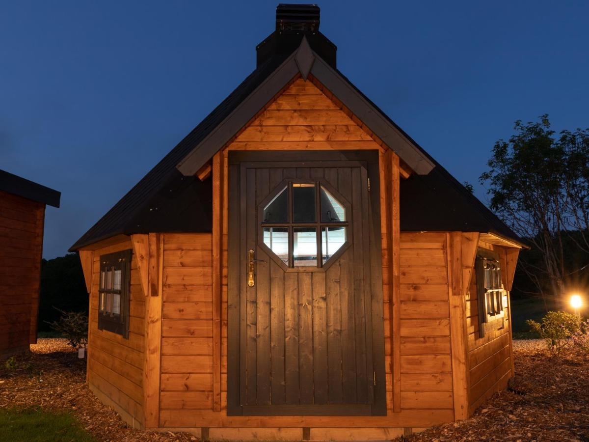 Weedingshall Lodges Falkirk Bagian luar foto