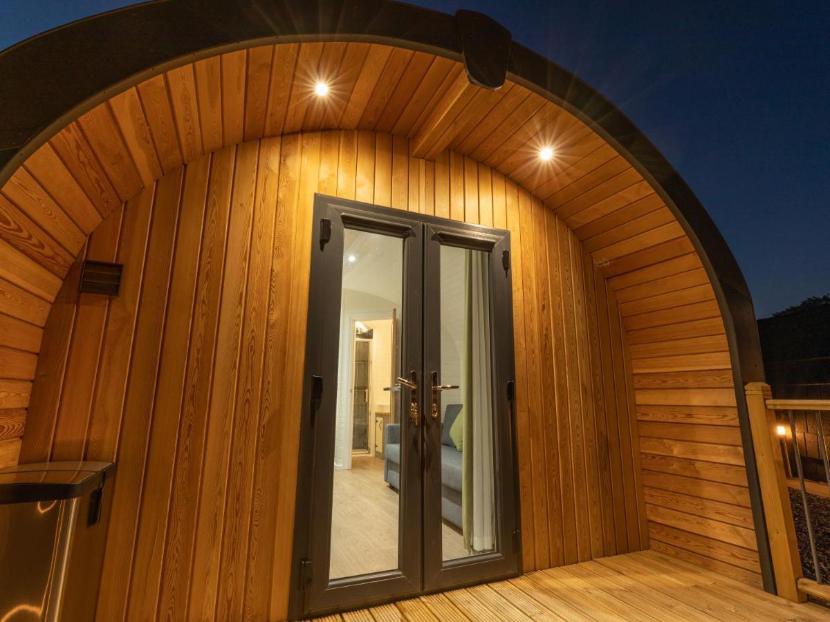 Weedingshall Lodges Falkirk Bagian luar foto