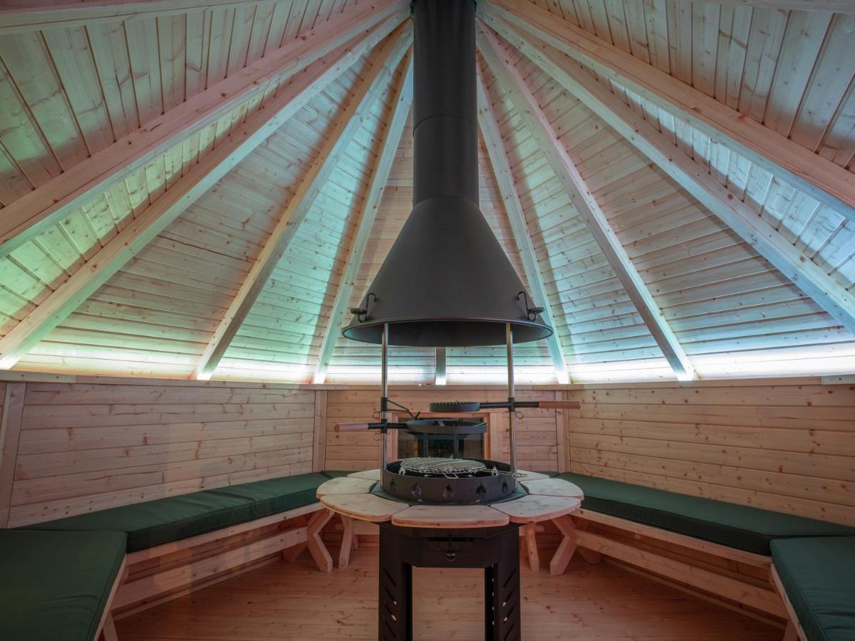 Weedingshall Lodges Falkirk Bagian luar foto