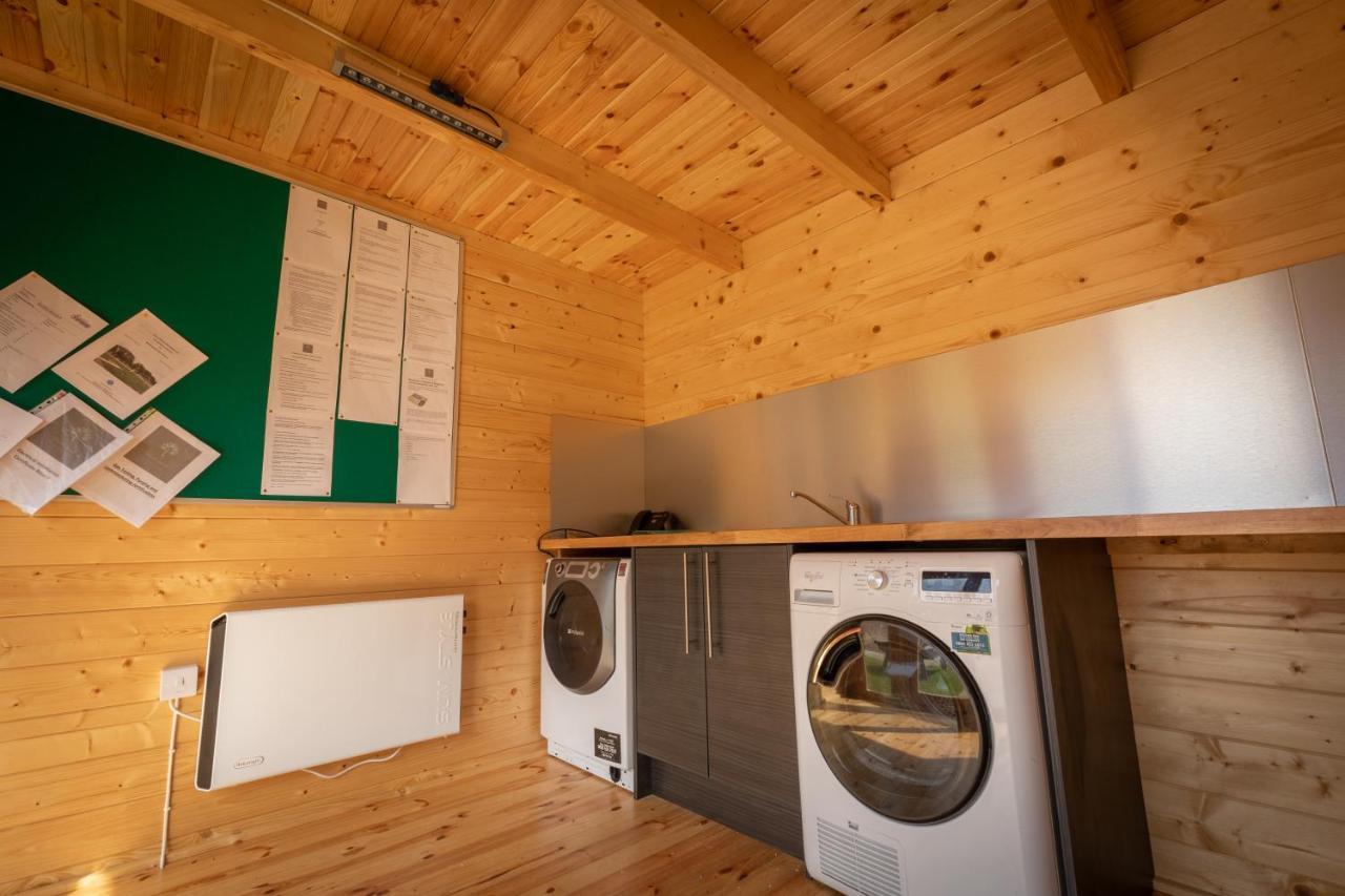 Weedingshall Lodges Falkirk Bagian luar foto