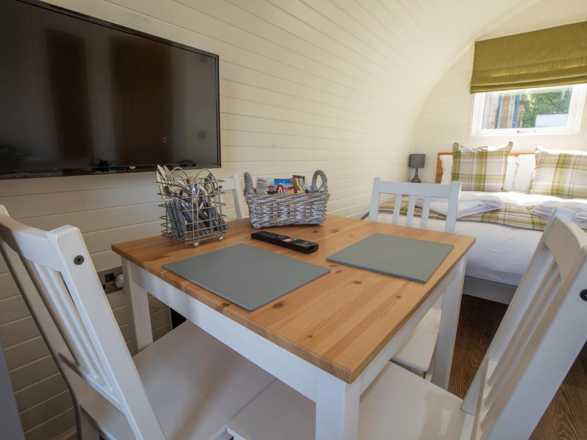 Weedingshall Lodges Falkirk Bagian luar foto